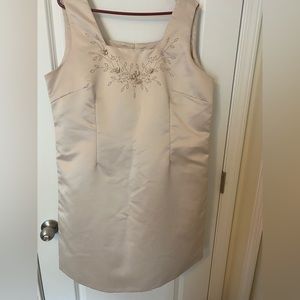 Dress in 100% polyester in 3x , mildly worn .